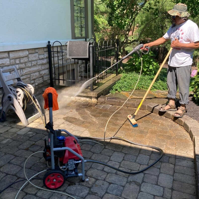 Pressure Washing Services in Columbus, OH - Yadiras Painting (1)