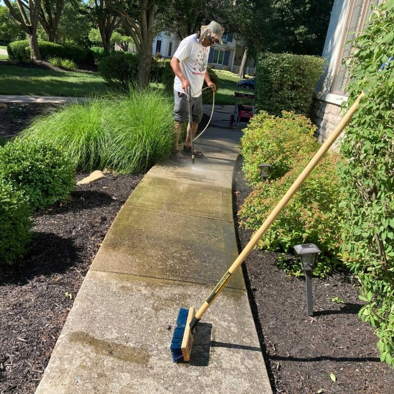 Pressure Washing Services in Columbus, OH - Yadiras Painting (2)